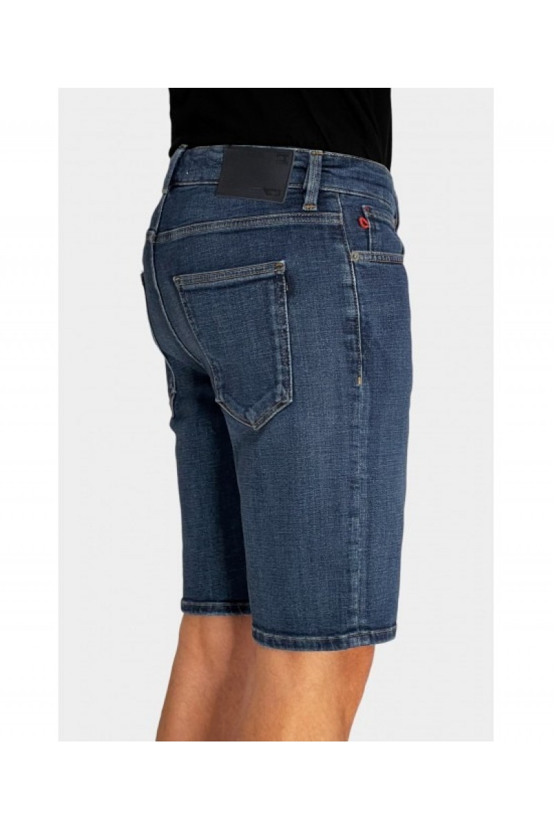 MAN Bermuda shorts