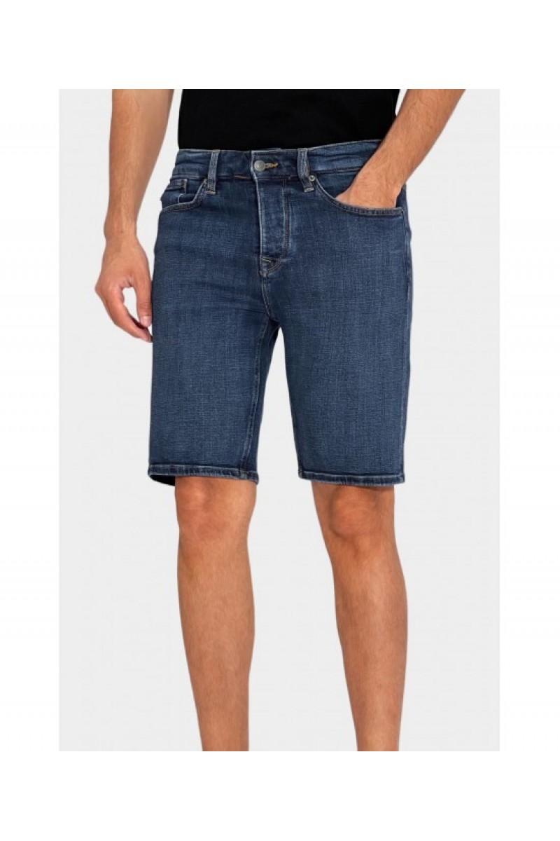 MAN Bermuda shorts